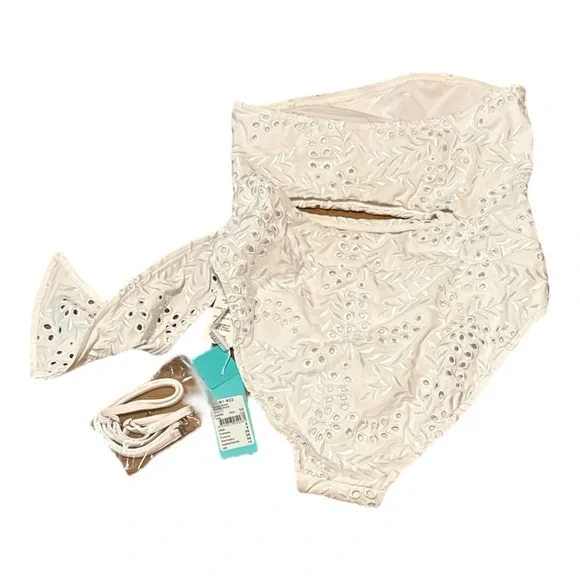 Seafolly CoastaBella Bandeau Malloy White Eyelet Bikini Set Size 6 U.S NWT Sexy - Picture 2 of 4
